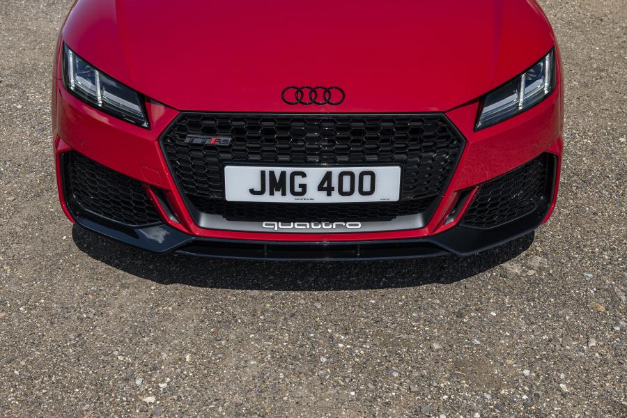 Детали экстерьера Audi TT RS Coupe (8S) 2019 года  (UK) (фото 13 из 36)